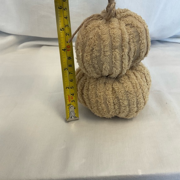 The Hearthside Collection - Mini Cream Pumpkin Stack - Picture 3 of 3